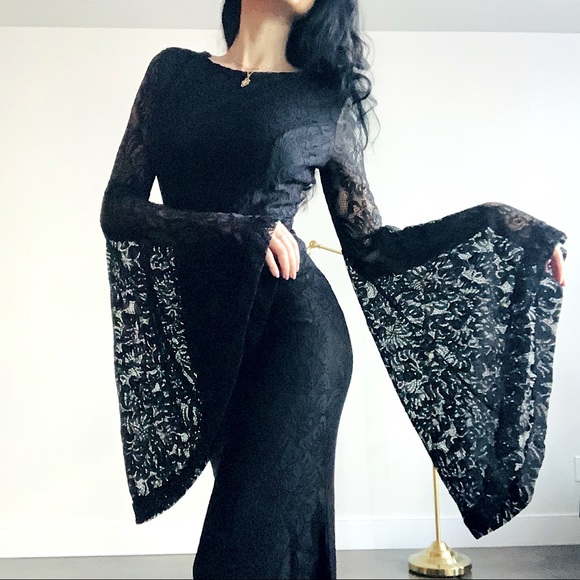 🖤 Gala Black Lace Dress with Bell Sleeves (excluded from sale) - Picture 4 of 9